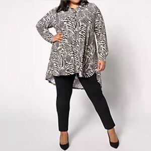 Oversized Black and Tan Zebra Print Tunic with High Low Hem and Pockets Sz M